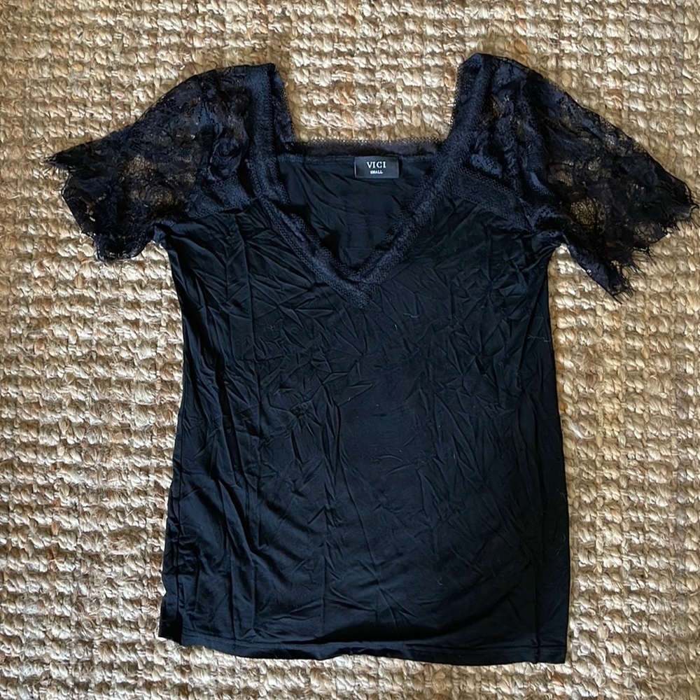 Lace sleeve shirt